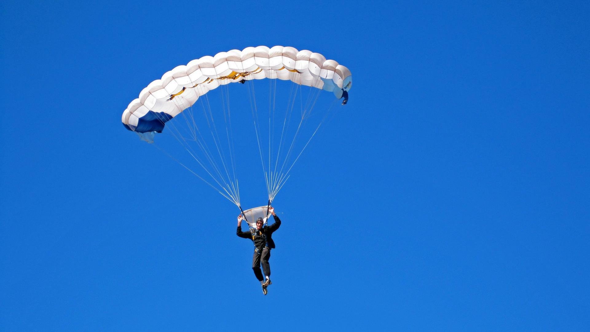 美国篮球季后赛火爆进行，联盟豪强纷纷出战，nba美国职业篮球联赛季后赛